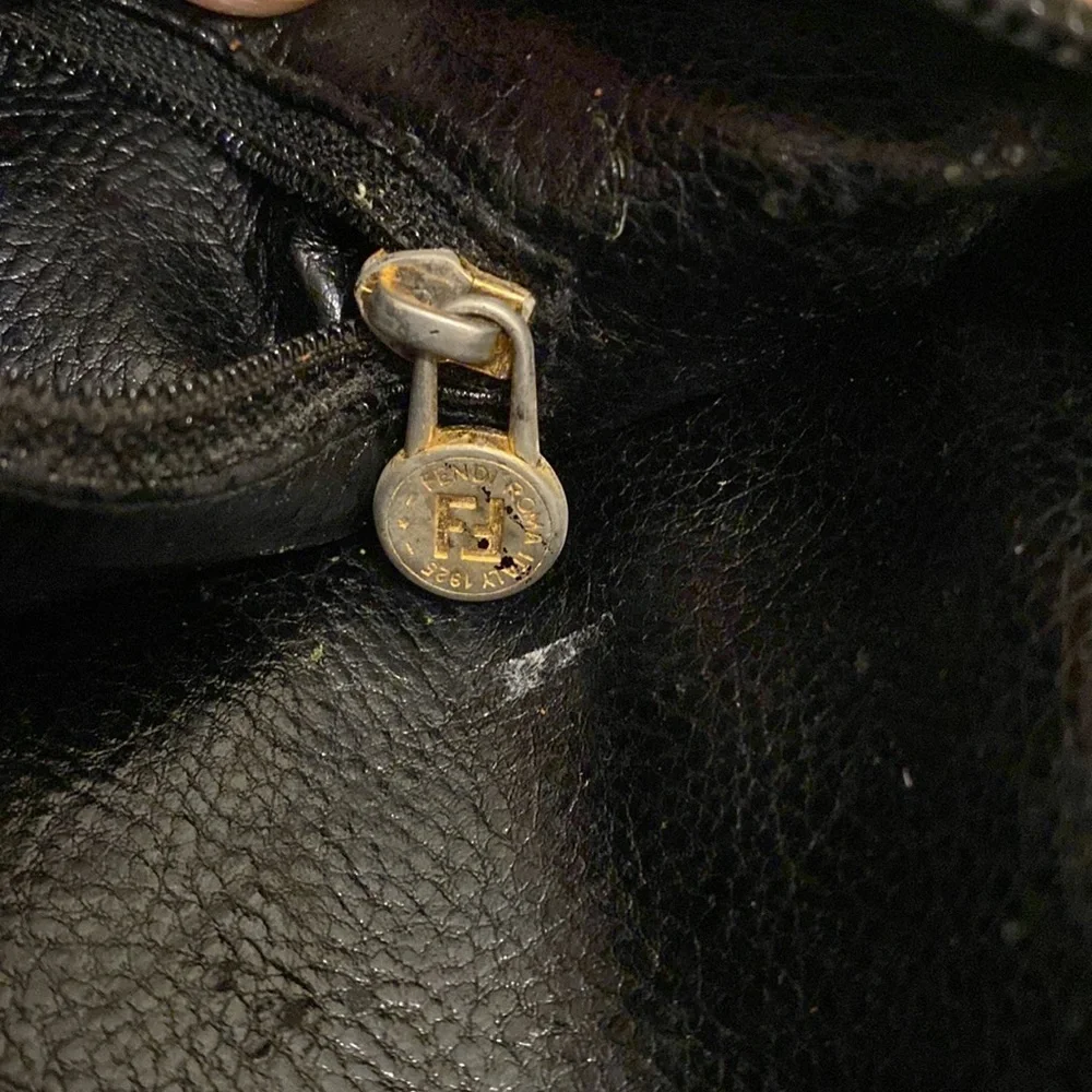 FENDI VINTAGE MADE IN ITALY BAG . - Picture 8 of 15